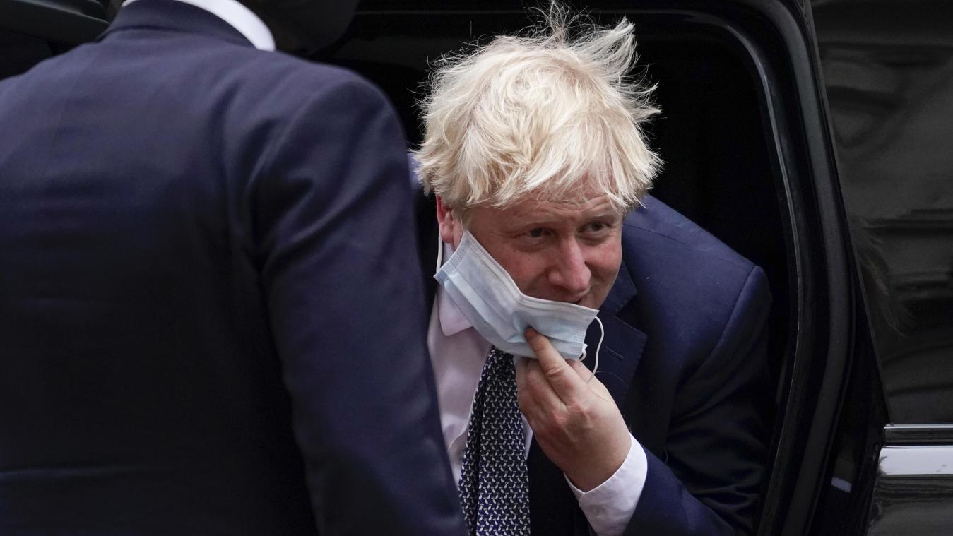 <p>Boris Johnson, Premierminister von Großbritannien, kommt in der 10 Downing Street an: Für geimpfte Einreisende nach England gibt es künftig eine Hürde weniger.</p>