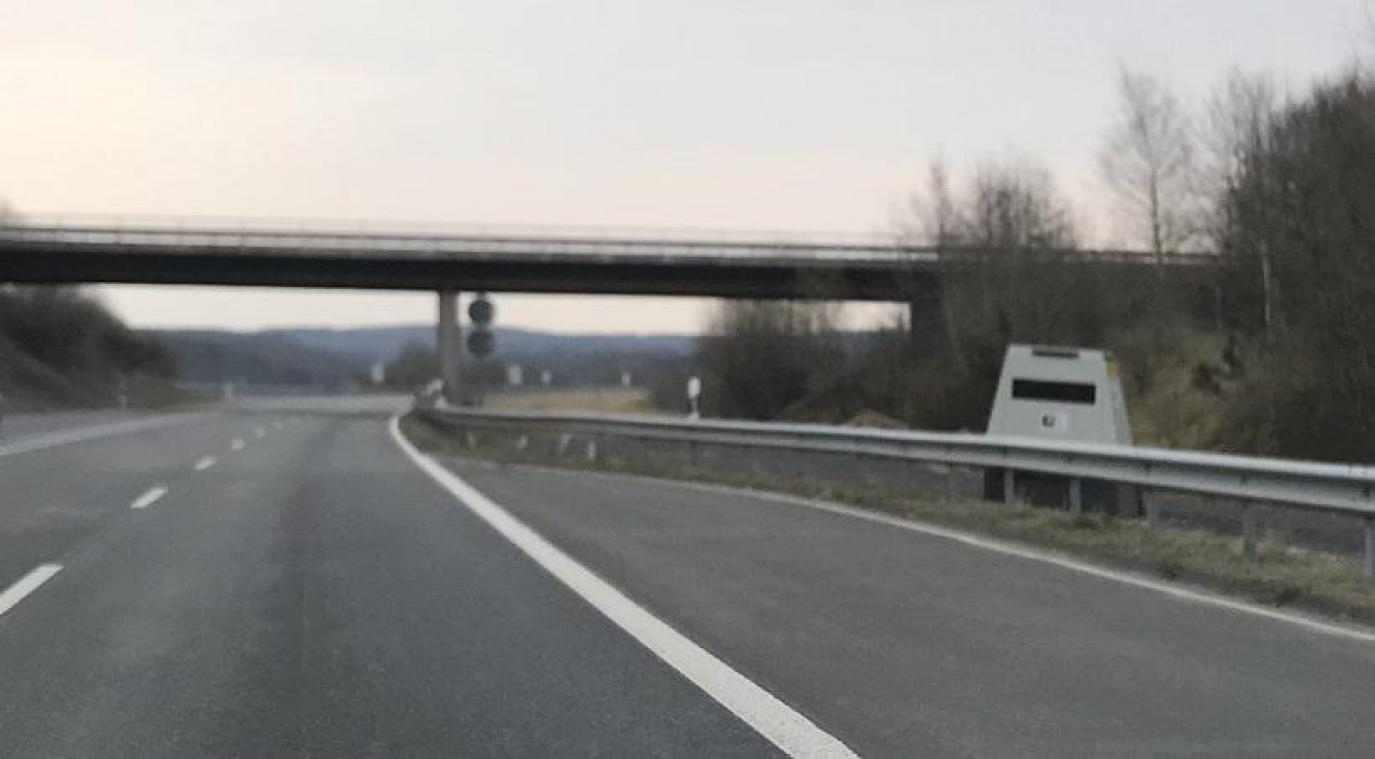 <p>„Blitzer-Anhänger“ auf der A60 St.Vith-Prüm</p>
