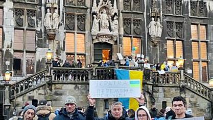 <p>Am Freitag nahm Iryna Mertes an einer Solidaritätskundgebung der Stadt Aachen und des Vereins Aachener Friedenspreis vor dem Aachener Rathaus teil.</p>