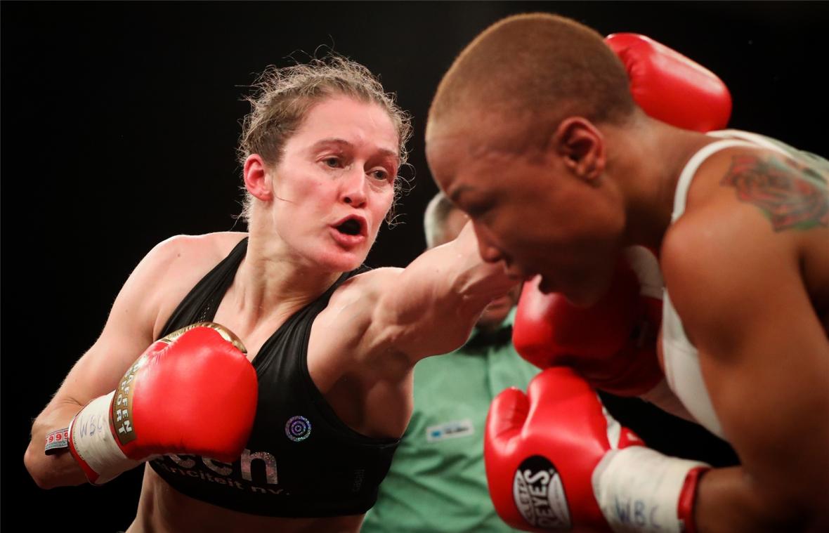 Persoon Verteidigt Titel Und Steht Vor Gr 246 223 Tem Kampf Ihrer