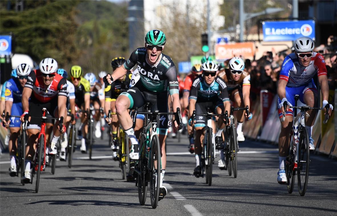 <p>Sam Bennett (Mitte) hatte in Brignoles die besten Beine.</p>