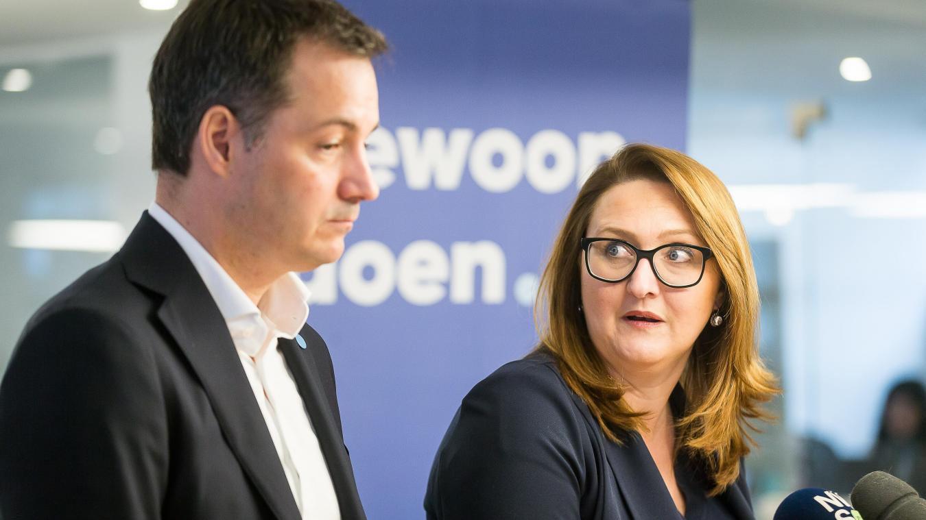 <p>Parteichefin Gwendolyn Rutten (r.) und Vizepremier Alexander De Croo stellten am Mittwoch den Wachstumsplan von Open VLD vor.</p>
