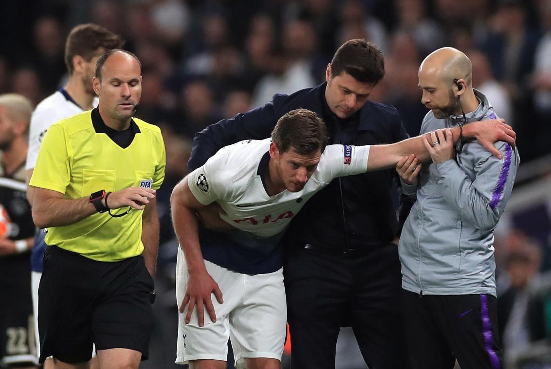 <p>Vertonghen konnte sich bei seiner Auswechslung kaum noch auf den Beinen halten.</p>