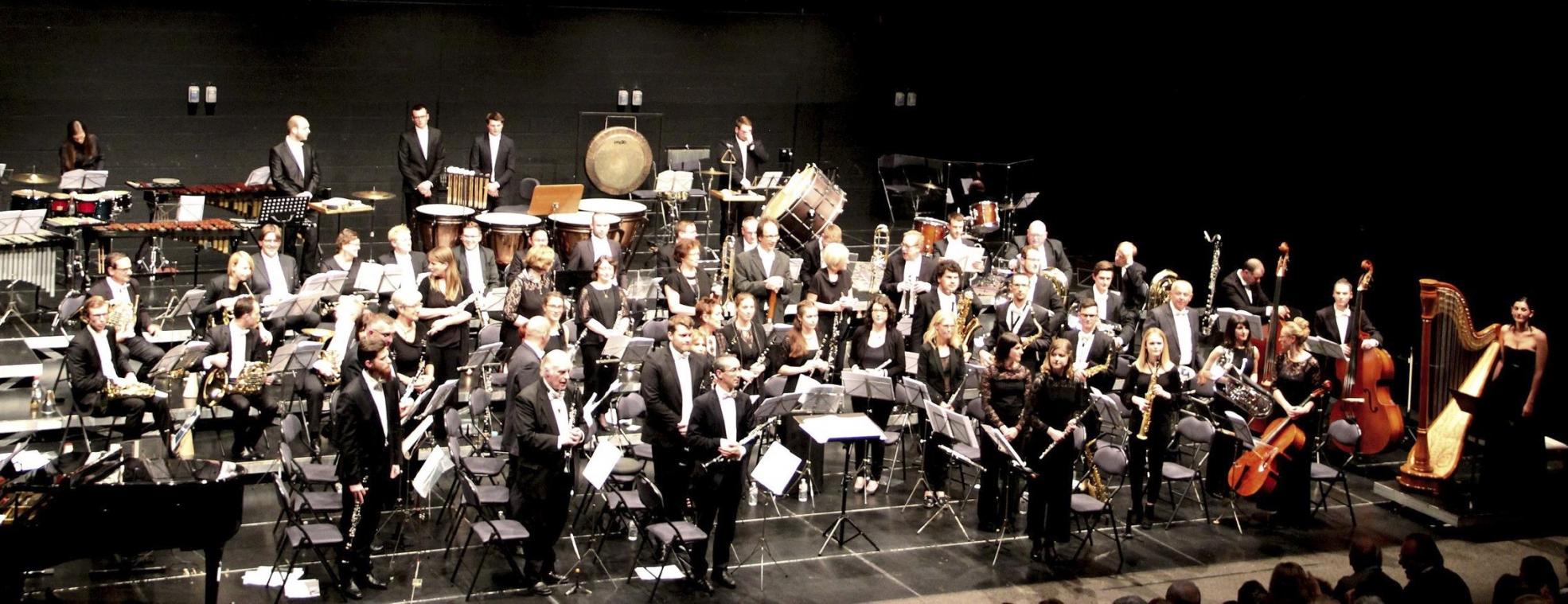<p>65 Musiker aus Belgien, Deutschland den Niederlanden und Luxemburg wussten die 300 Besucher bei der Erstauflage des Symphonic Band Project-Konzertes im Kulturzentrum Triangel St.Vith zu begeistern.</p>