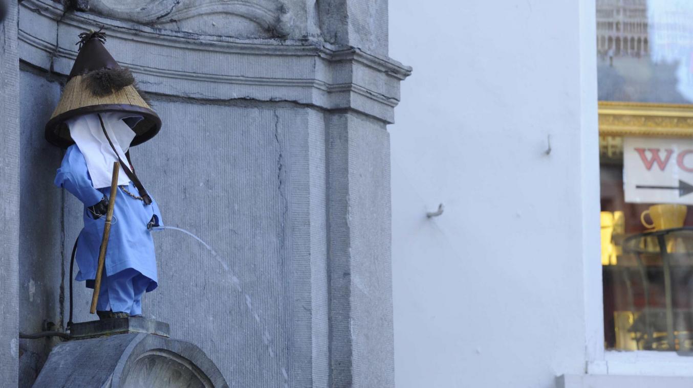 <p>Das Manneken Pis war am Samstag als afrikanischer Viehalter verkleidet.</p>