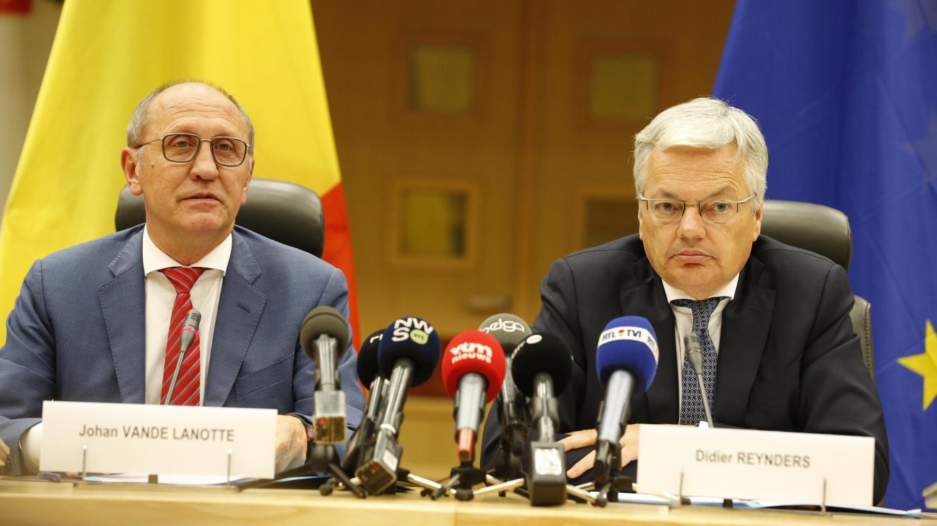 <p>Sollen vermittlen: Johan Vande Lanotte (links) und Didier Reynders.</p>