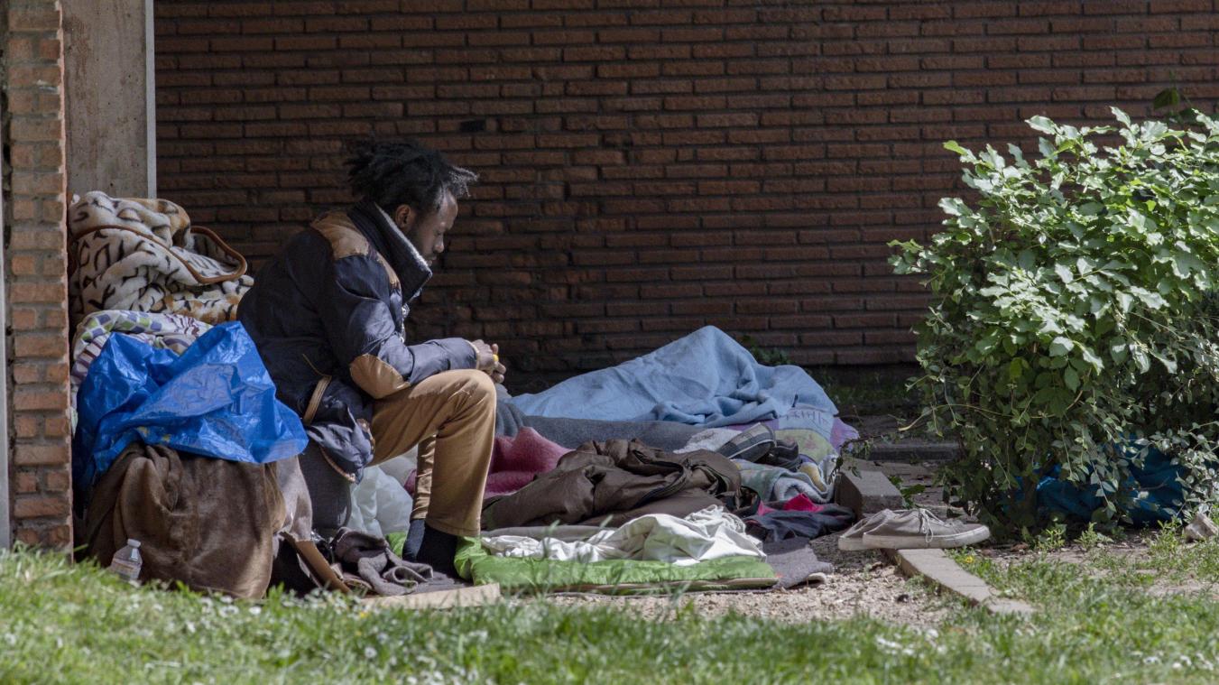 <p>Viele illegale Migranten schlagen im Brüsseler Maximilianpark ihr Schlaflager auf.</p>
