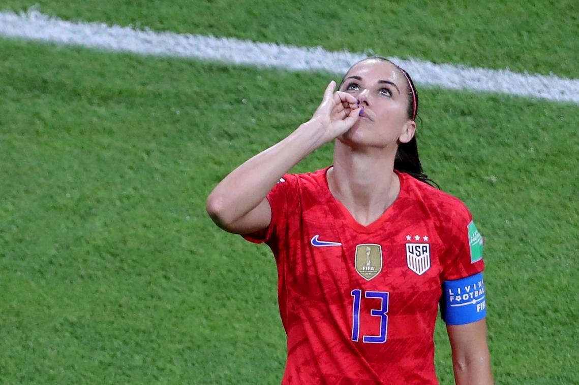 <p>Nach dem Siegtreffer führte Alex Morgan die Hand mit abgespreiztem kleinen Finger zum Mund, so als trinke sie aus einer Tasse.</p>