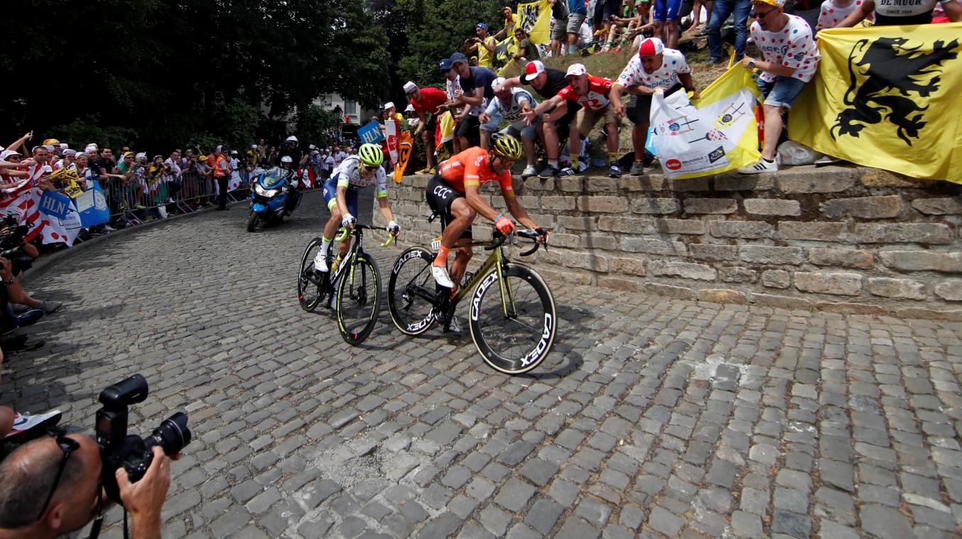 <p>Greg Van Avermaet an der „Muur“ vor Xandro Meurisse</p>