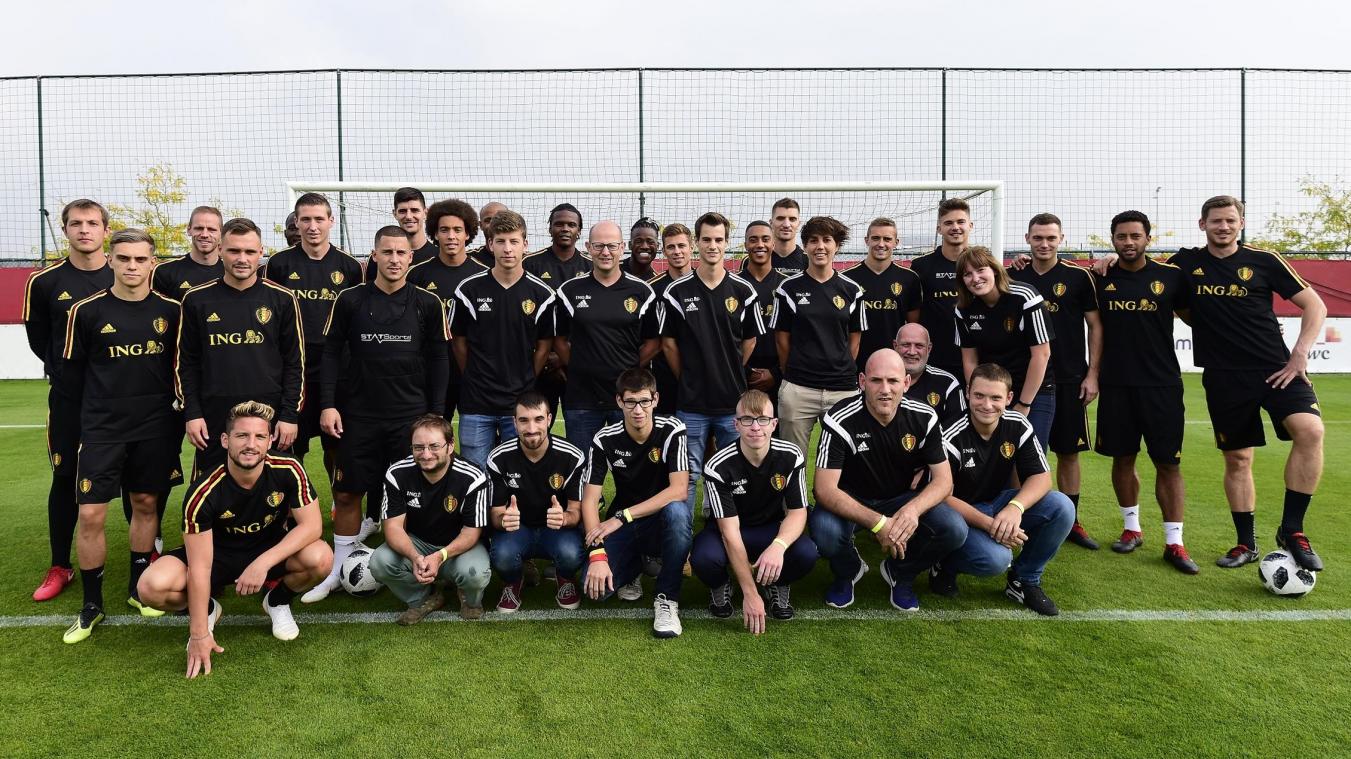 <p>Im vergangenen Jahr lernten einige Spieler der Obdachlosenmannschaften bei einer Trainingseinheit die Roten Teufel kennen.</p>