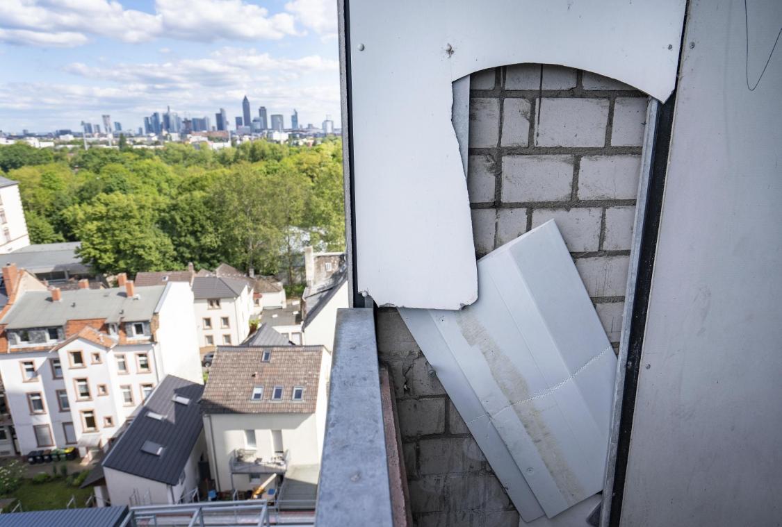 <p>An vielen Fassaden oder anderen Stellen von Häusern wurde früher Asbest verwendet.</p>