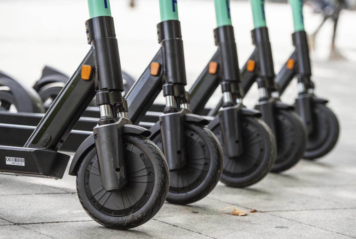 <p>Elektroroller zur Ausleihe haben in Innenstädten sicher viele Vorteile. Aber 4.000 Stück sind wohl zu viele für Brüssel.</p>