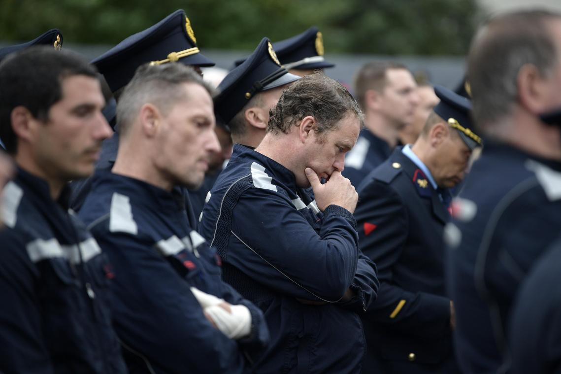 <p>Emotionaler Abschied von verstorbenen Feuerwehrmännern in Heusden-Zolder</p>
