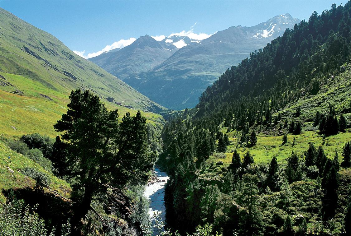 <p>Ein belgisches Ehepaar ist im österreichischen Ötztal in den Tod gestürzt.</p>