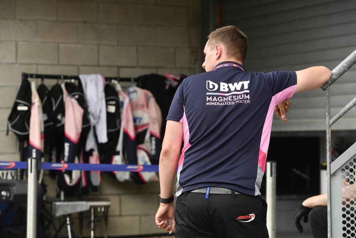 <p>Anthoine Hubert, Fahrer des Teams BWT Arden, ist bei einem Unfall in Spa-Francorchamps verstorben.</p>