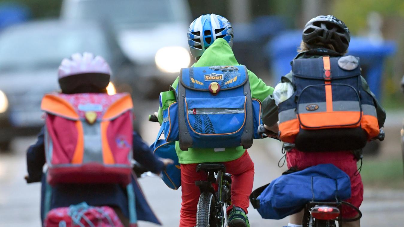<p>Kinder leben auf dem Schulweg gefährlich.</p>