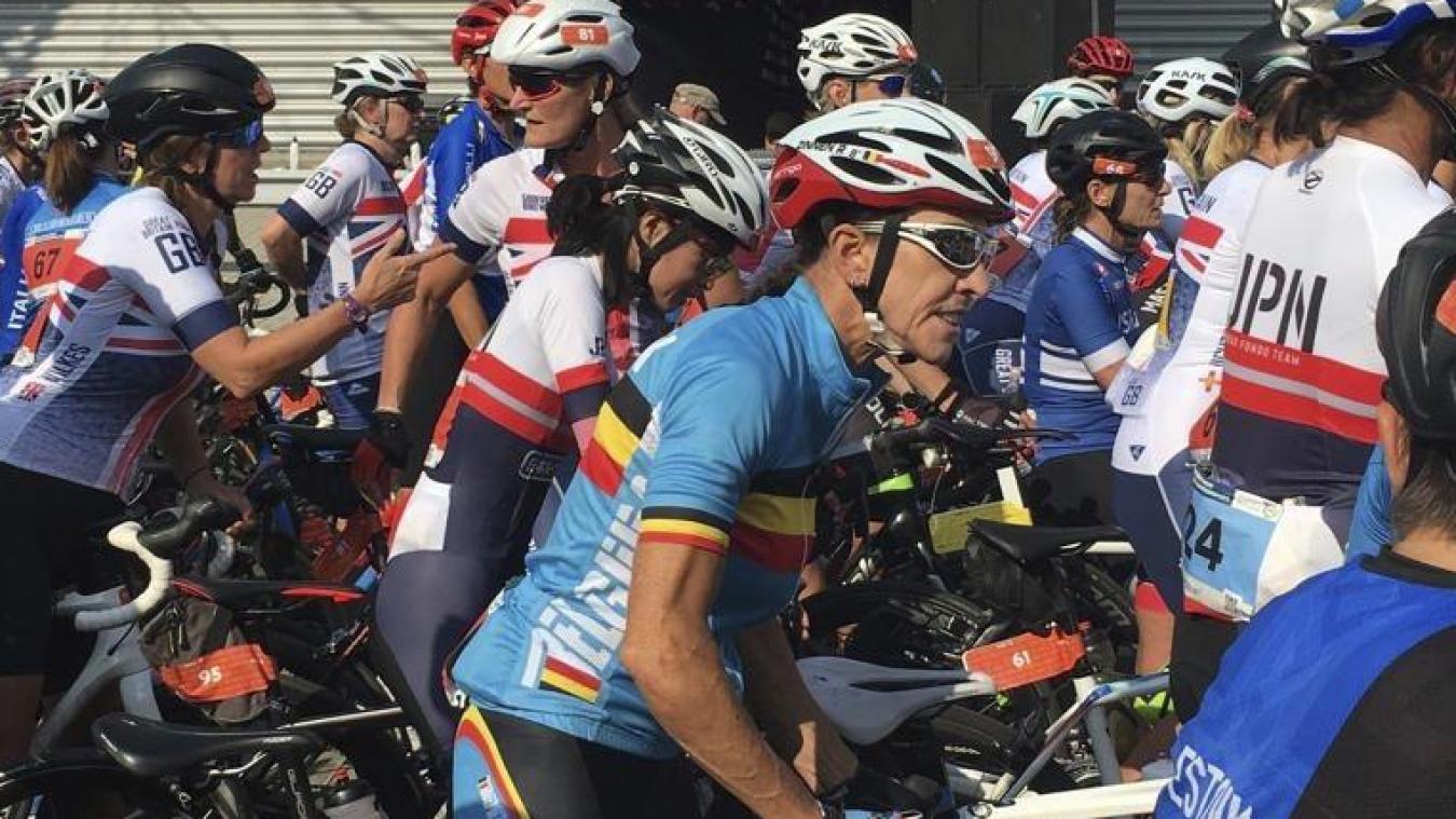 <p>Rita Zinnen im Fahrerfeld der Amateur-WM</p>