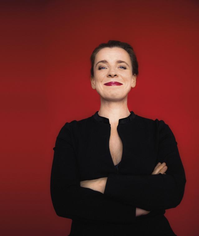 <p>Tina Teubner zeigt feinstes Musikkabarett.</p>