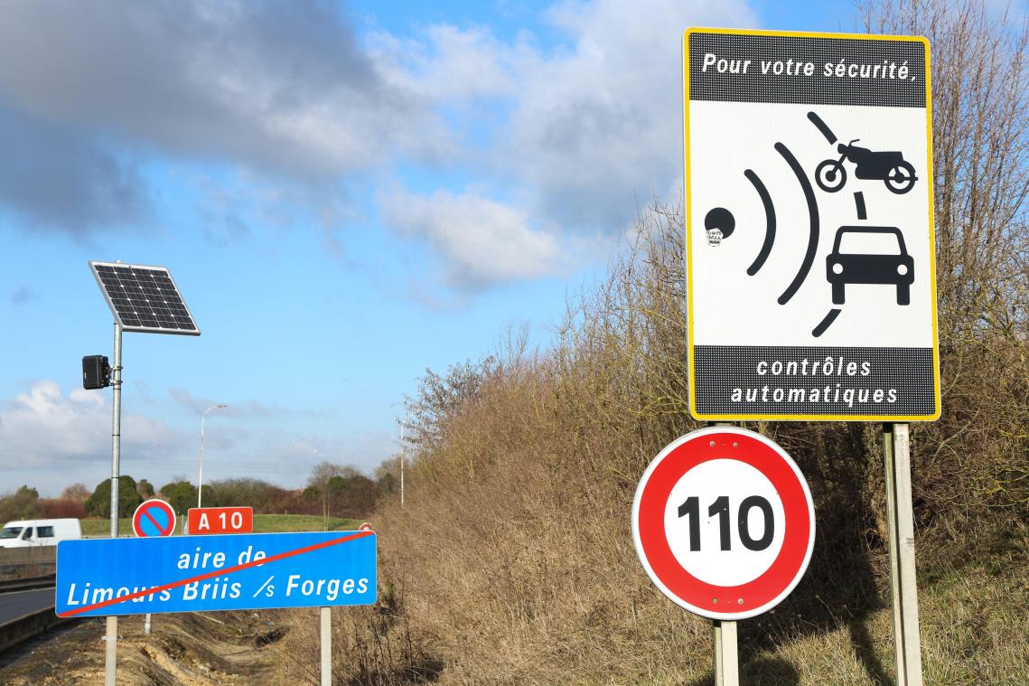 <p>Auf französischen Autobahnen gibt es immer mehr festinstallierte „Blitzen“.</p>