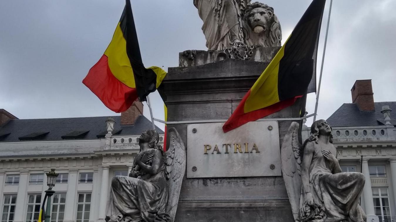 <p>Der Place des Martyrs mit belgischen Flaggen geschmückt</p>
