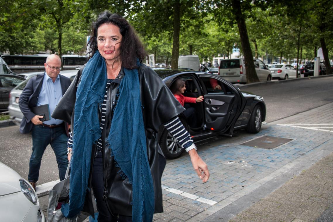 <p>Ebenfalls als Kandidatin bestätigt: Christine Defraigne.</p>