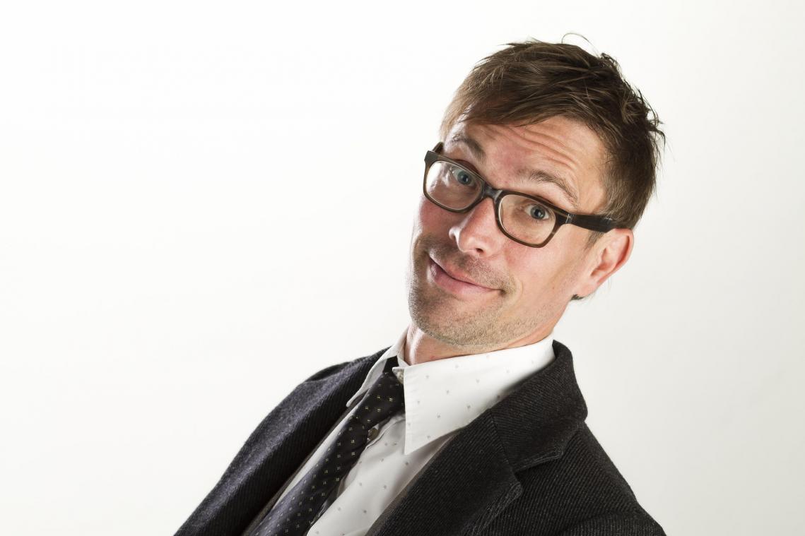 <p>Der Bielefelder Ingo Borchers bietet seinem Publikum einen Bildungsurlaub auf die denkbar unterhaltsamste Art.</p>