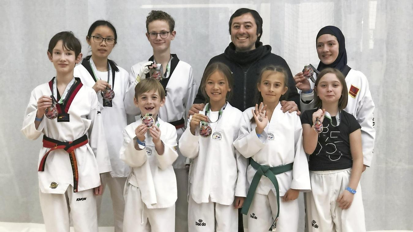 <p>Das Team des Dynamique Do Kelmis beim Taekwondo Turnier International Masters Limburg</p>