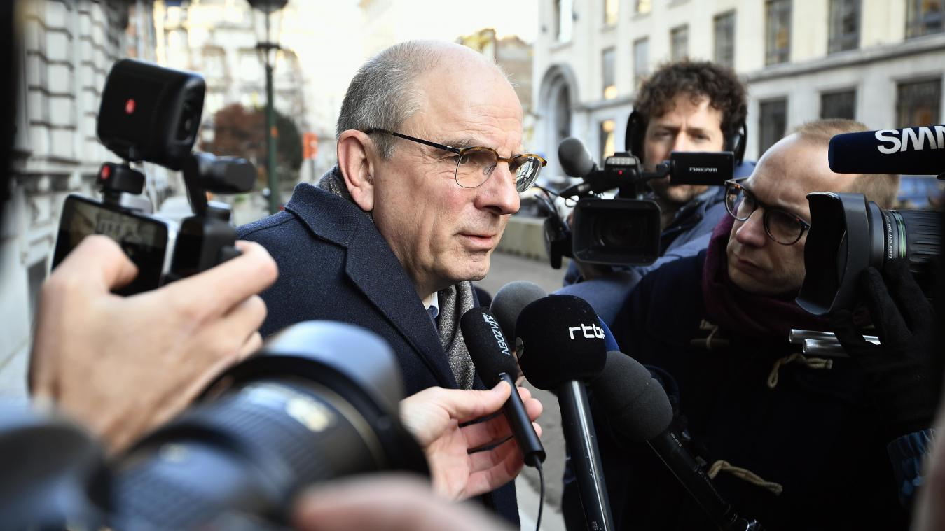<p>Stand Zeitungen Rede und Antwort: Koen Geens.</p>