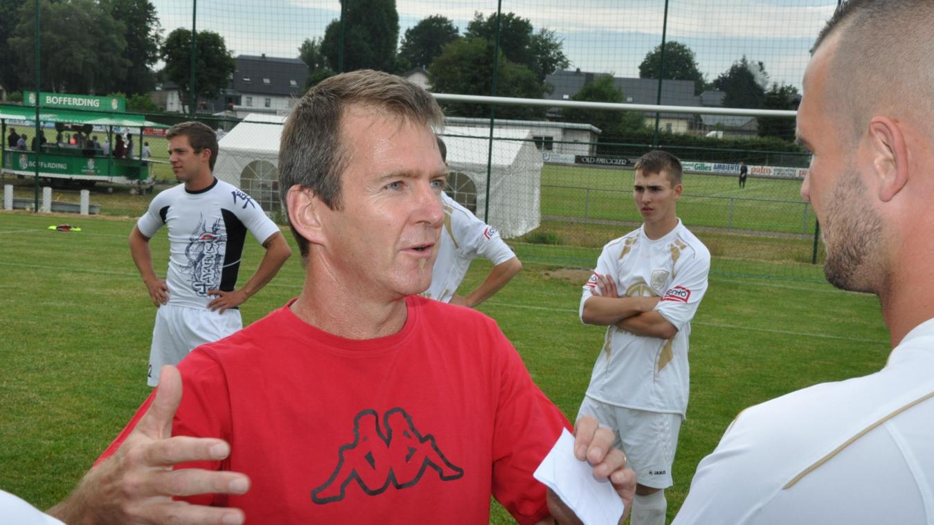 <p>Kurt Niessen als Trainer der RUS Emmels in der Vorbereitung zur Saison 2013-2014.</p>