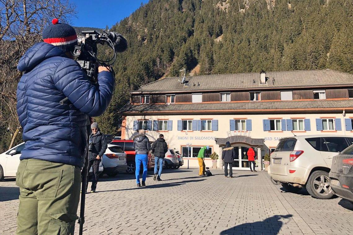 <p>Das Hotel, das die russischen Biathleten beherbergt, interessiert die Medien. Der russische Sprint-Weltmeister Loginow wurde am Rande der Biathlon-Weltmeisterschaften in Antholz von der italienischen Polizei verhört.</p>