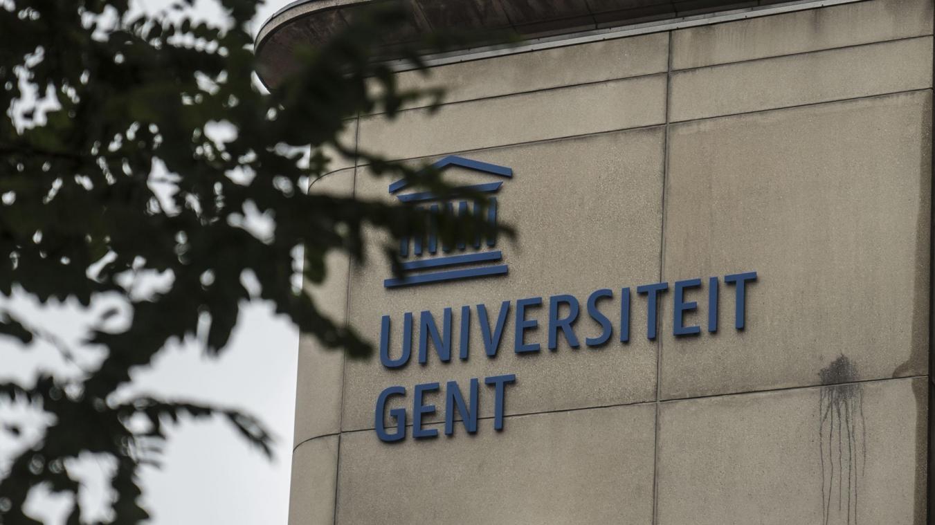 <p>Live im Netz: Mitarbeiter der UGent begrüßen Polizisten mit „Sieg Heil“</p>
