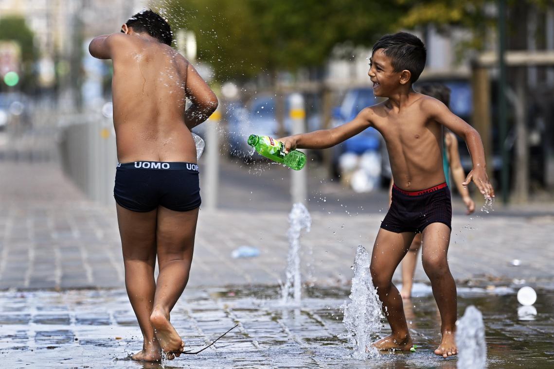 <p>Tropische Temperaturen halten an: Code Rot um einen Tag verlängert</p>
