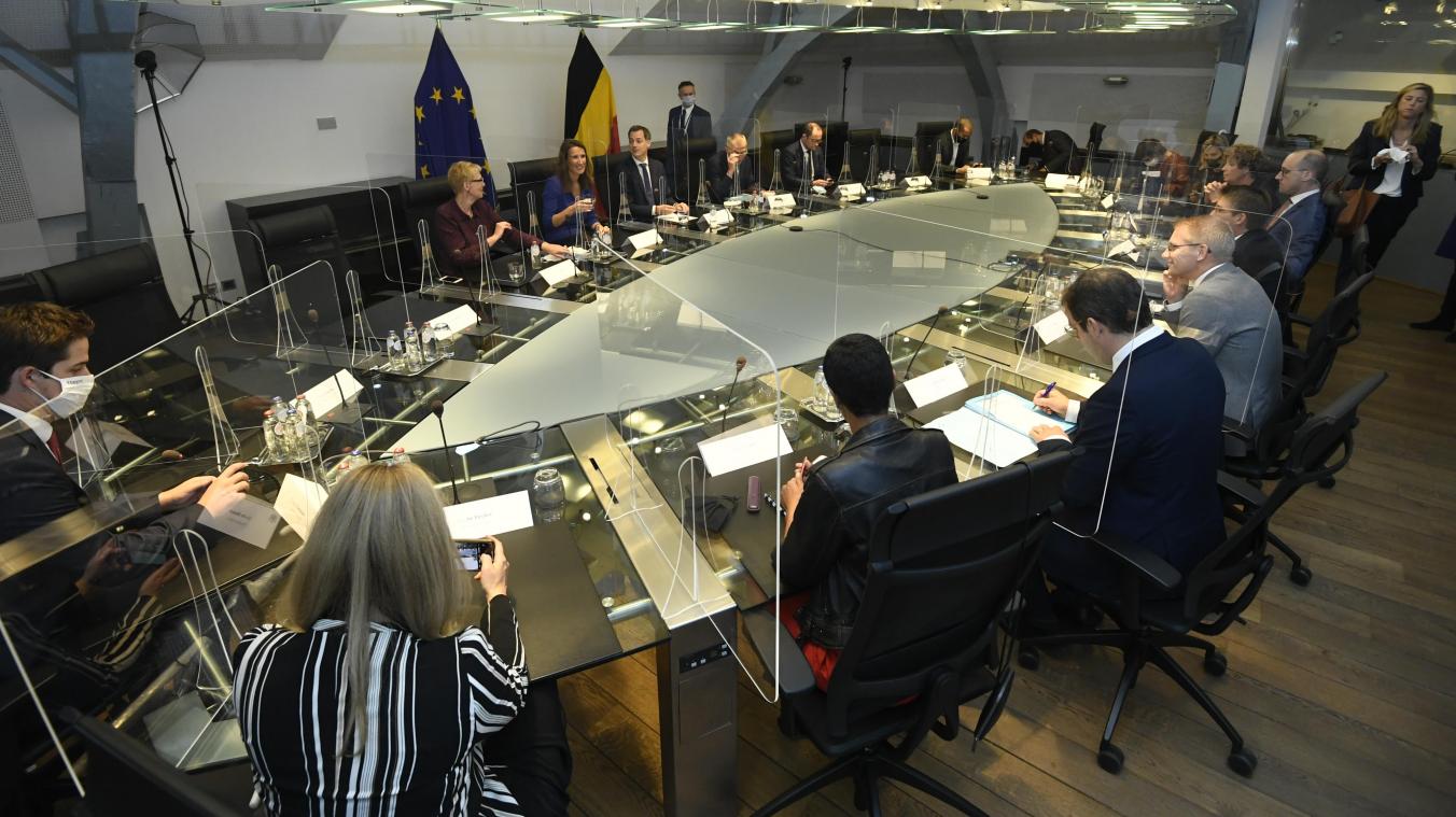 <p>Die Koalition hat die Arbeit aufgenommen.</p>