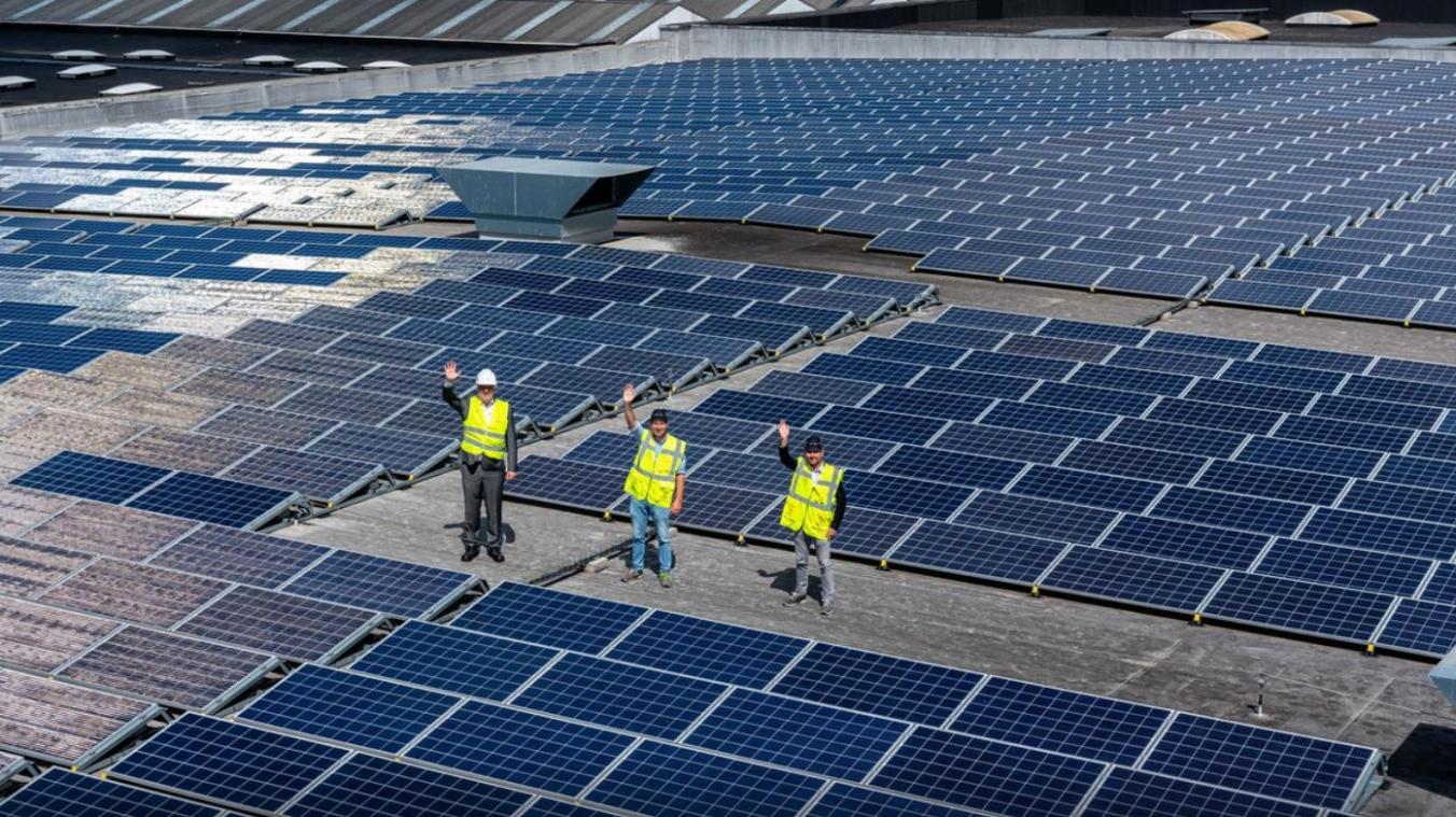 <p>Über 2.000 Sonnenkollektoren installiert: Stella Artois setzt auf grünen Strom</p>
