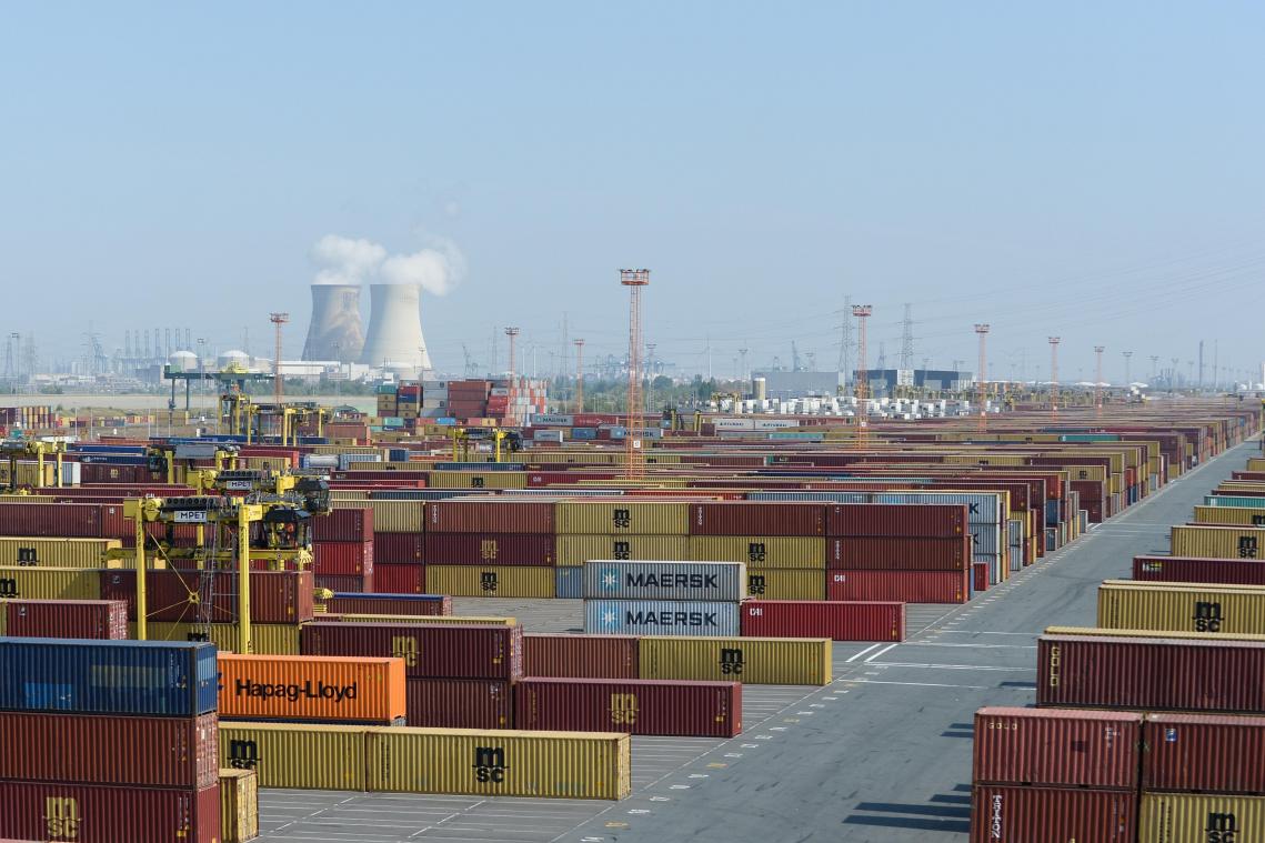 <p>Der Antwerpener Hafen erstreckt sich über eine Fläche von 120 Quadratkilometer.</p>