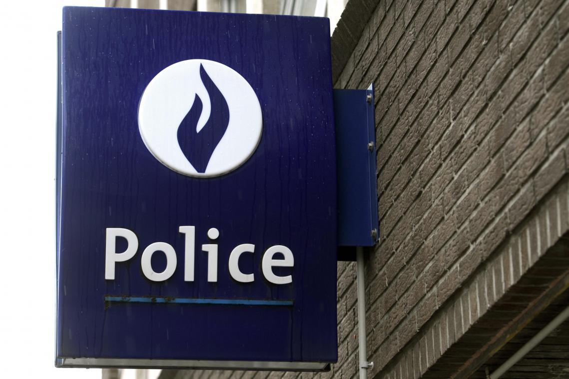 <p>Waffen bei Einbruch in Polizeikommissariat gestohlen</p>
