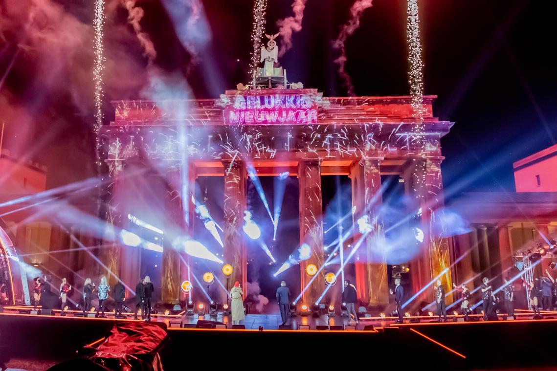 <p>Feuerwerk wird zu Neujahr bei der ZDF-Silvestershow „Willkommen 2021“ am Brandenburger Tor gezündet. Deutschlands größte Silvesterparty in Berlin am Brandenburger Tor ist dieses Jahr coronabedingt abgesagt.</p>