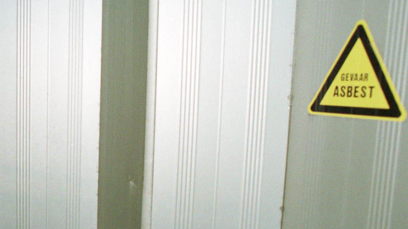 <p>Asbest ist hochgradig gesundheitsschädlich.</p>