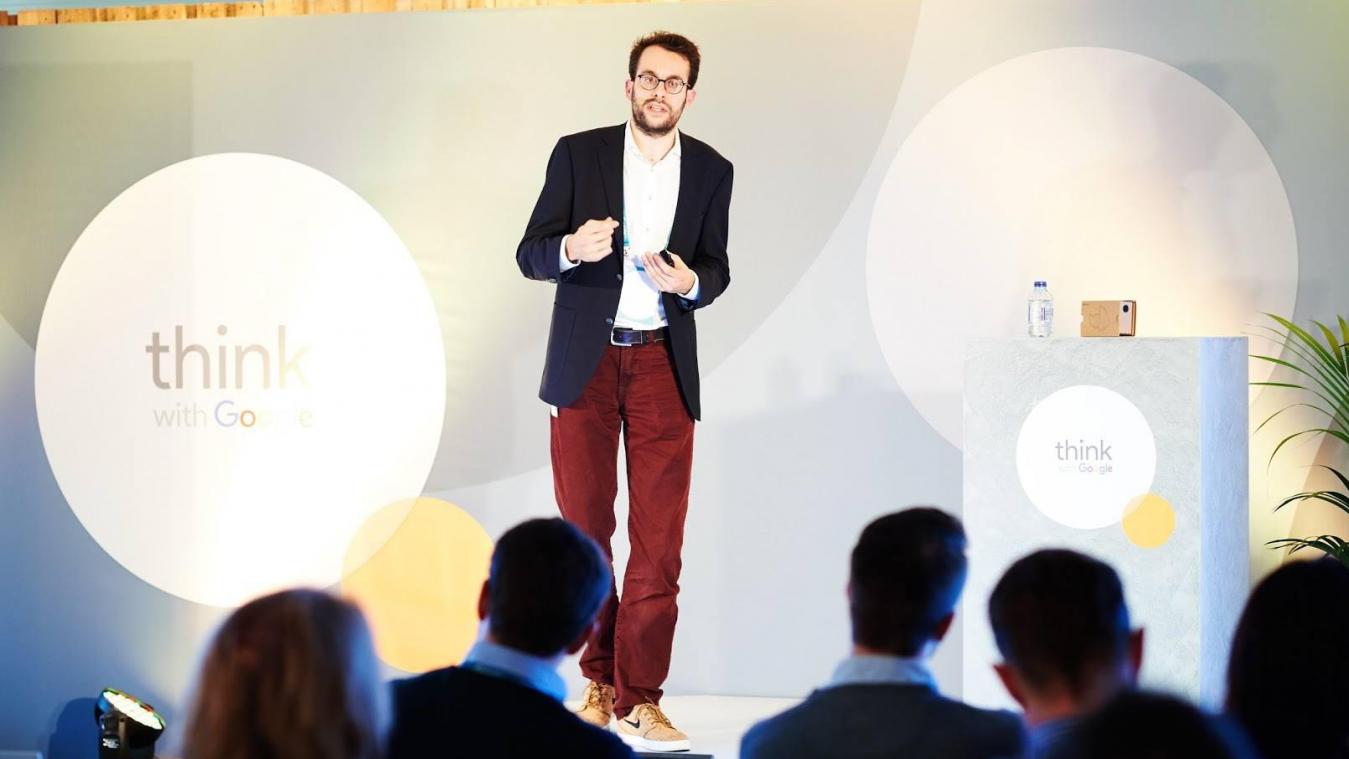 <p>Maxime Heutz spricht beim „Transform &amp; Think with Google“-Event vor Publikum.</p>