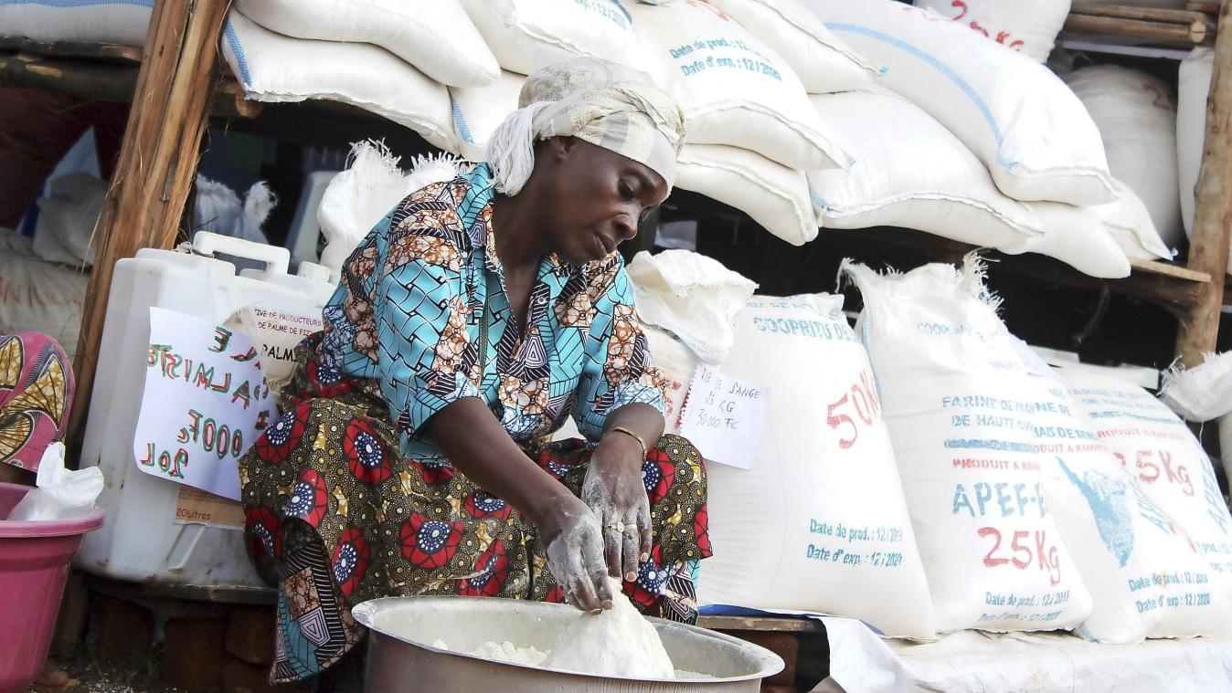 <p>Saatgut und Getreide werden an von den Partnerorganisationen in Kongo verwalteten sicheren und trockenen Orten gelagert.</p>