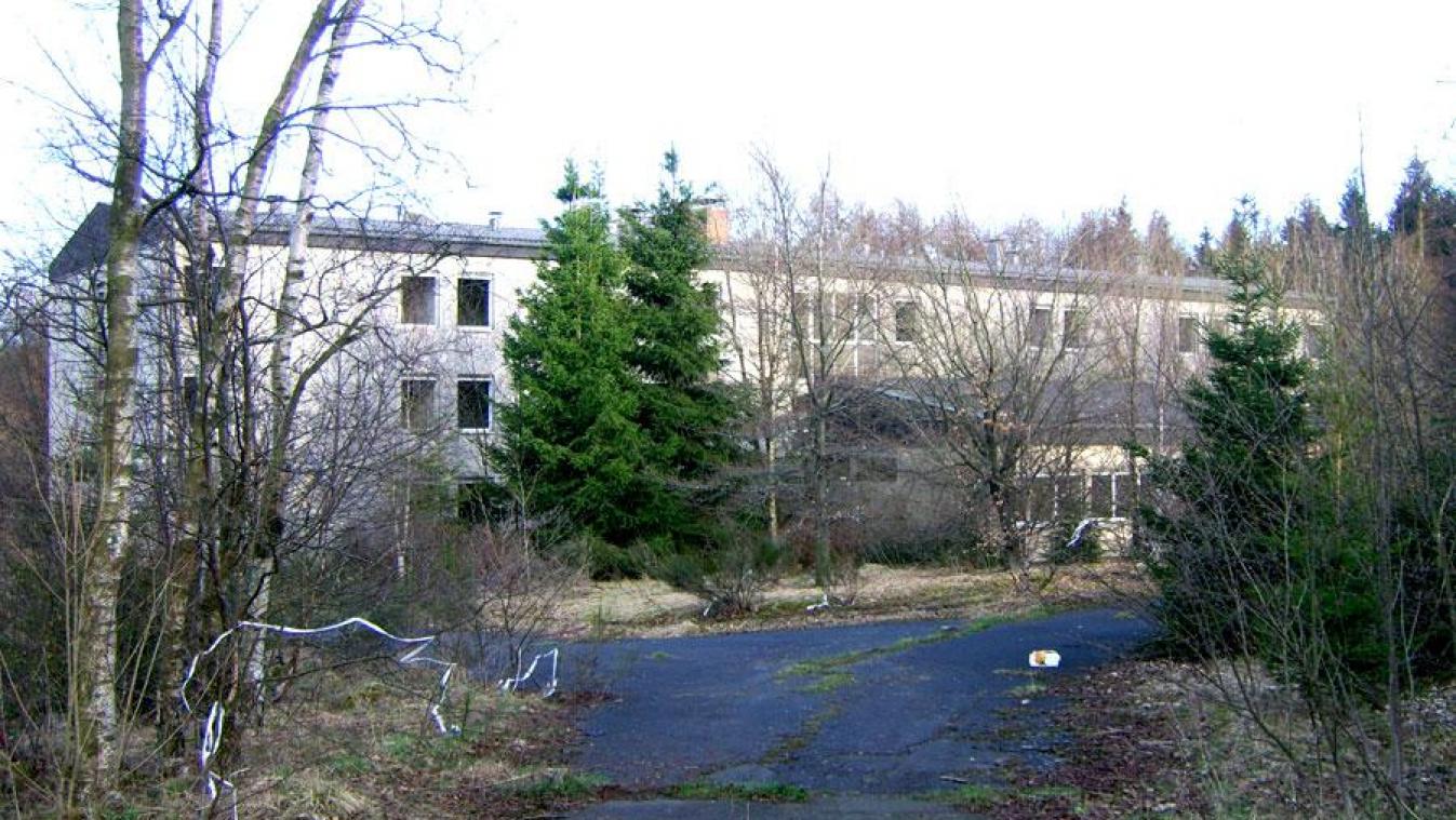 <p>Party-Hungrige haben am Karfreitag in Gondenbrett auf einer ehemaligen US-Base eine Corona-Party gefeiert. Beamte lösten die illegale Veranstaltung auf.</p>