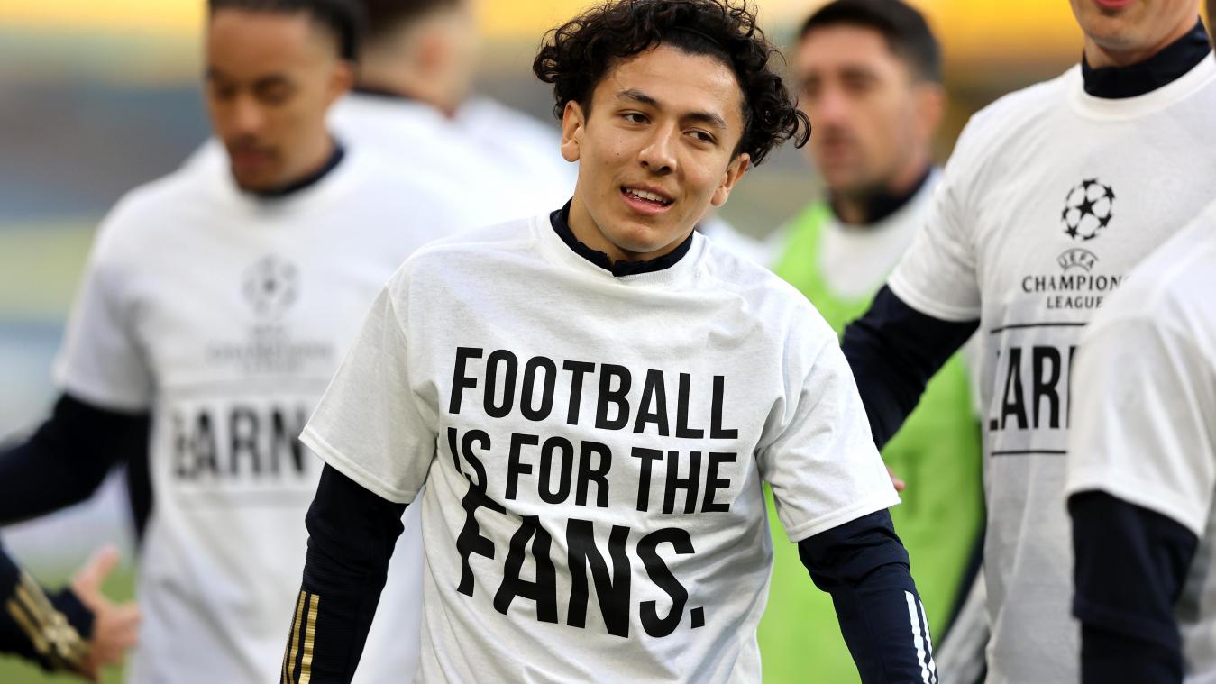 <p>Die Proteste von Fans und Mannschaften wie Leeds United, die sich vor einem Liga-Spiel mit einem Shirt mit der Aufschrift «Fußball ist für die Fans» aufwärmten, wurden erhört.</p>