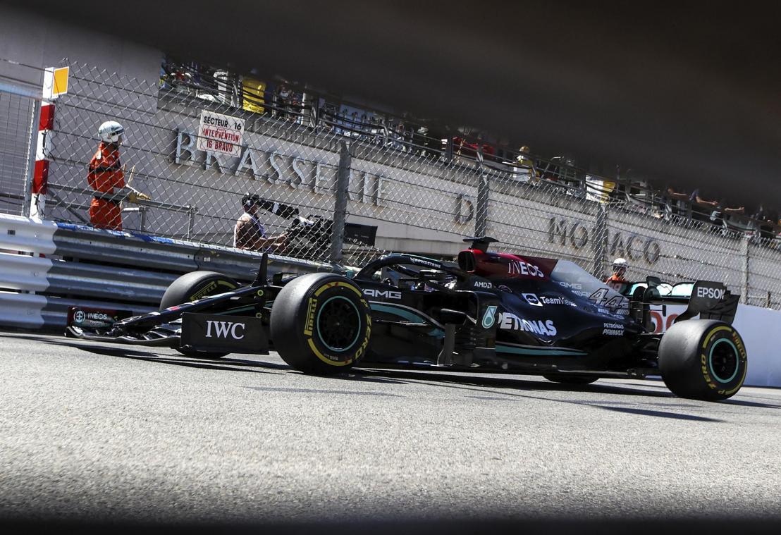 <p>Lewis Hamilton auf dem Startkurs von Monaco.</p>