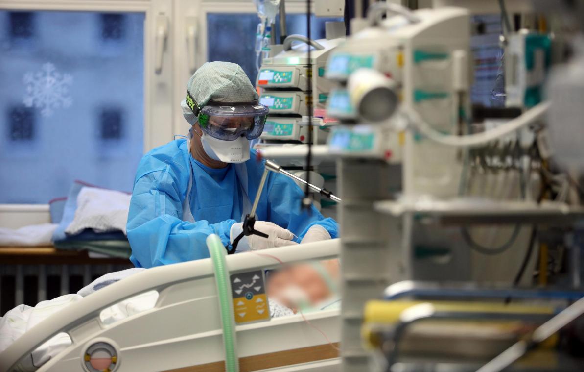 <p>Erstmals wieder weniger als 1.000 Corona-Patienten im Krankenhaus</p>
