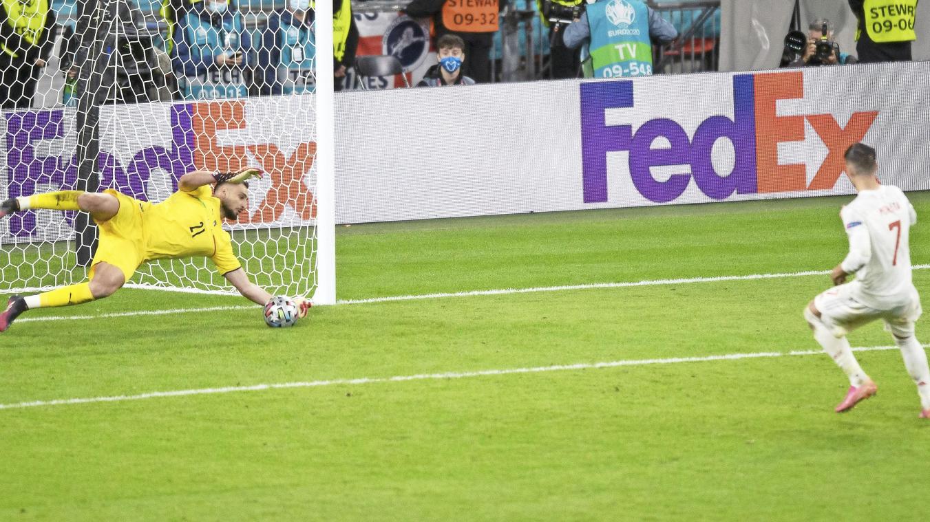 <p>Donnarumma pariert den Elfmeter von Morata.</p>