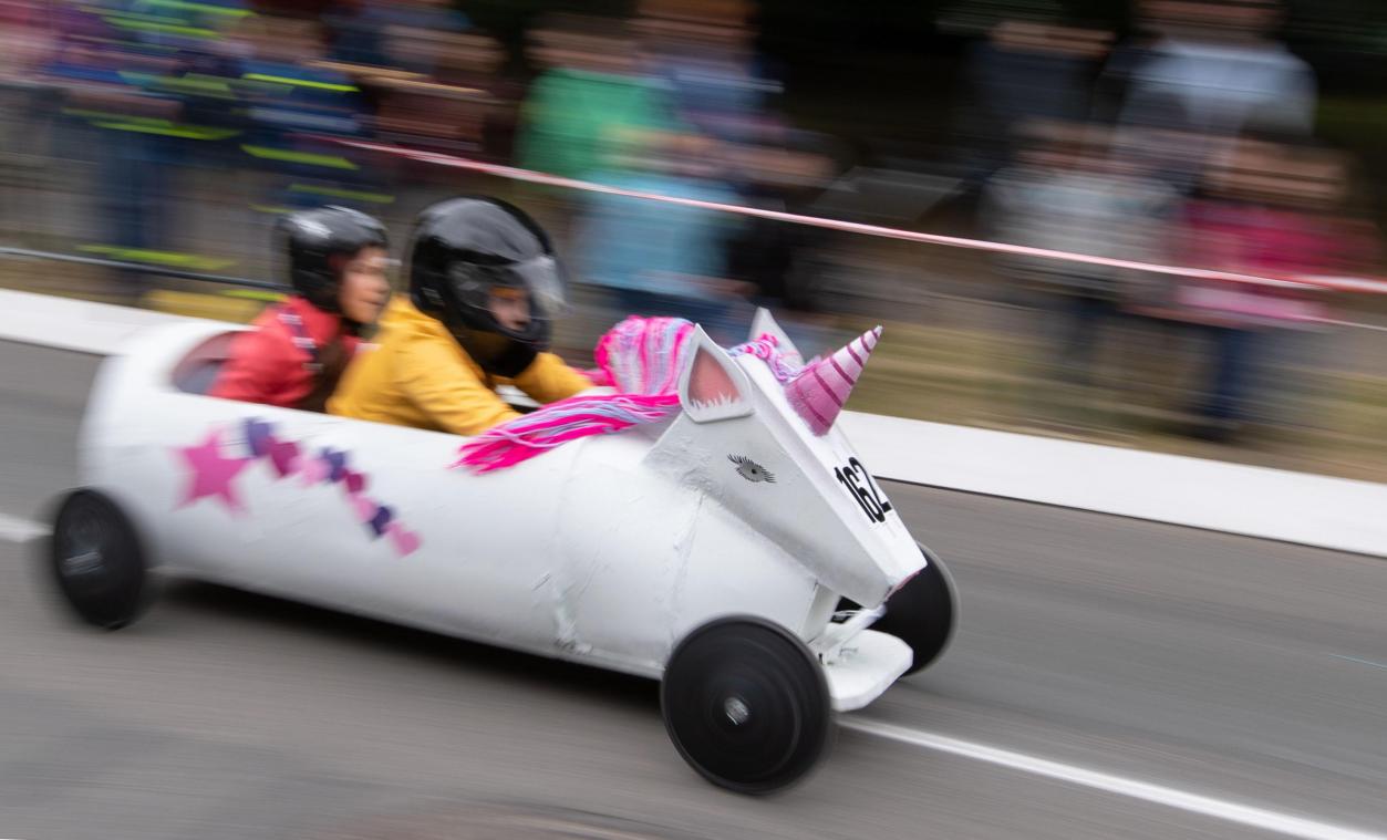 <p>Gerd Blum, in Kelmis bestens bekannt, organisiert am 8. August zum 33. Mal ein Seifenkistenrennen in Aachen, an dem traditionell auch Kinder auch Ostbelgien teilnehmen.</p>