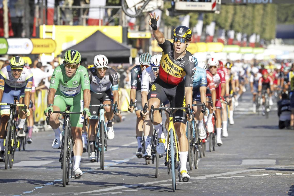 <p>Wout Van Aert (rechts) gewann seine zweite Etappe in Folge. Mark Cavendish (links) muss dagegen weiter auf den alleinigen Etappensieg-Rekord warten.</p>
