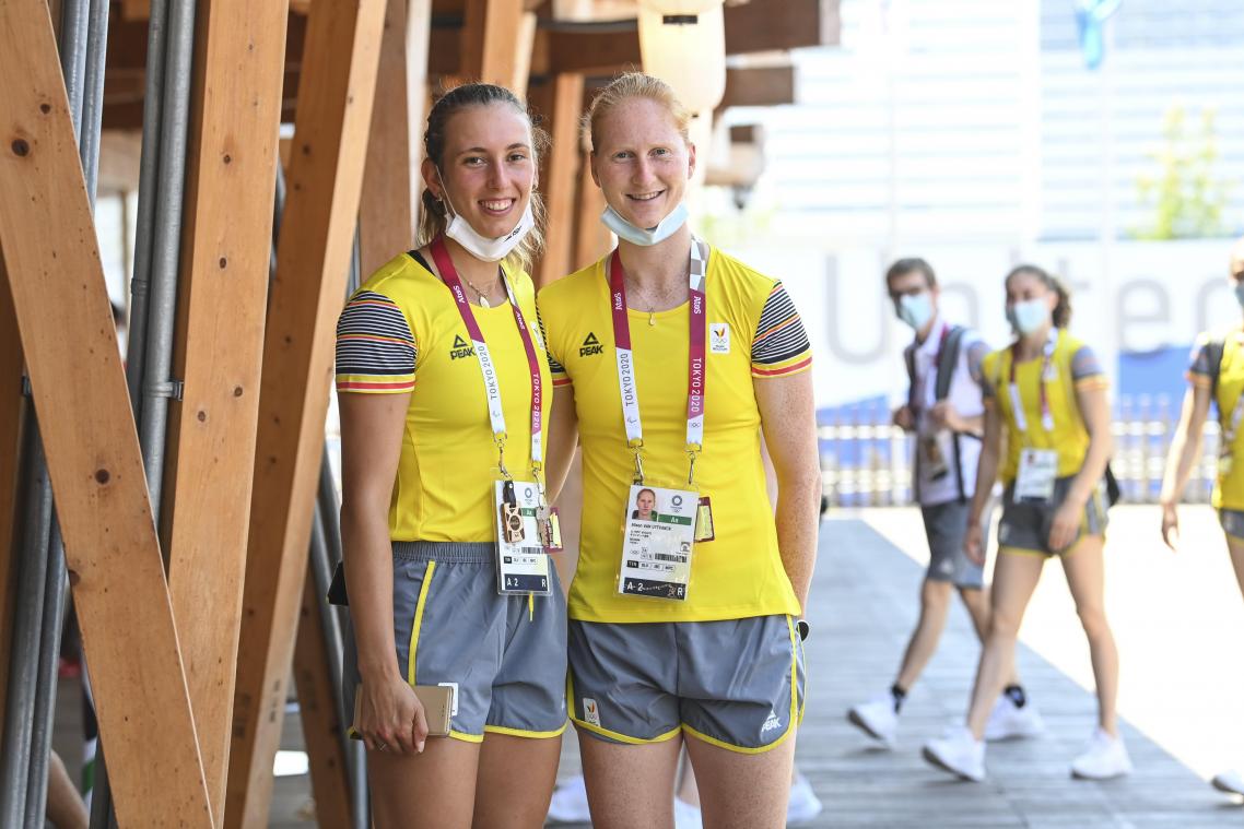 <p>Elise Mertens (links) und Alison Van Uytvanck bestreiten am Samstag ihre ersten Spiele.</p>