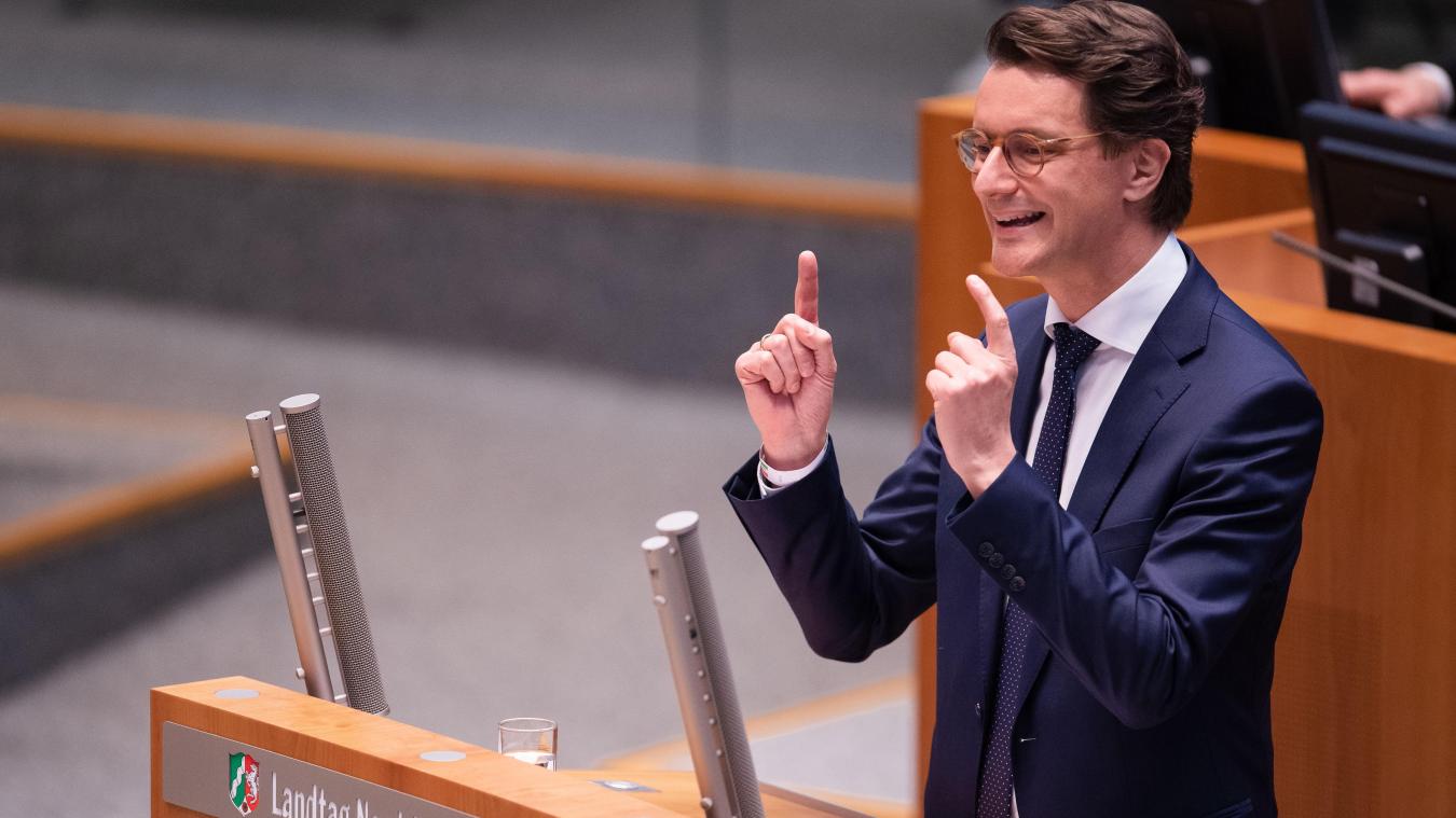 <p>Einen Tag vor der Bund-Länder-Runde zur Corona-Lage hat Nordrhein-Westfalens Ministerpräsident Hendrik Wüst harsche Kritik an SPD-Kanzlerkandidat Olaf Scholz geäußert.</p>
