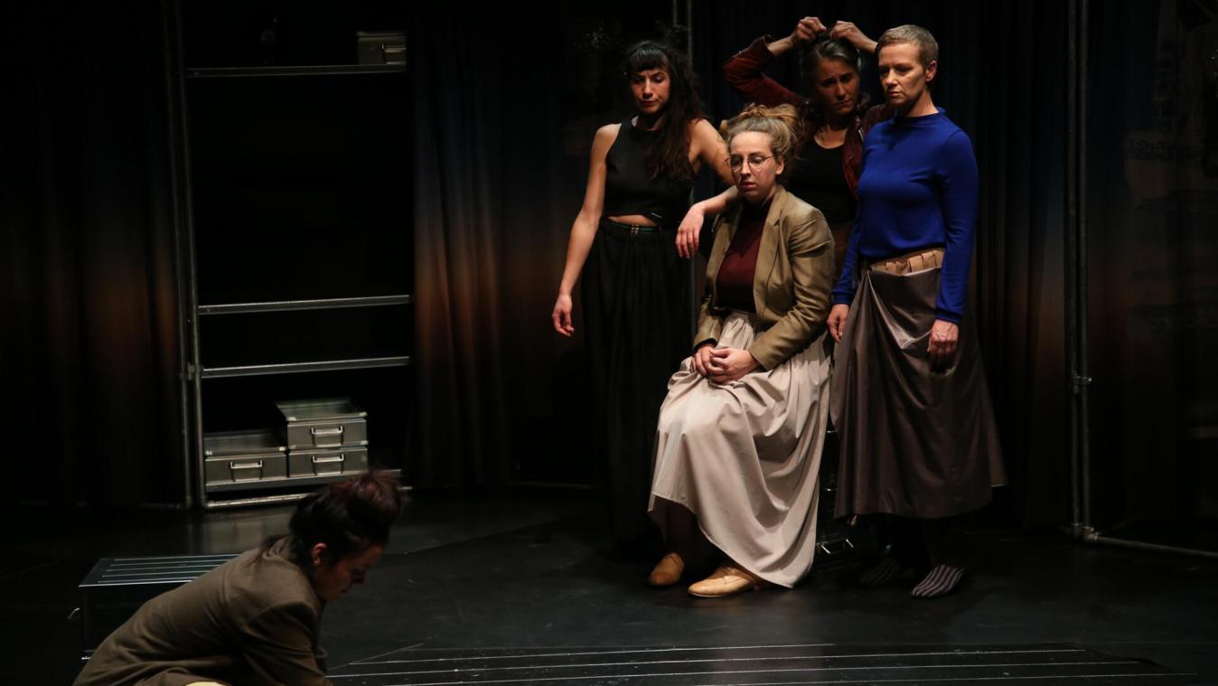 <p>Jetztzeit: Mit fünf Frauen auf der Bühne arbeitet das Agora Theater auf seine Weise Neutral-Moresnets Geschichte auf.</p>